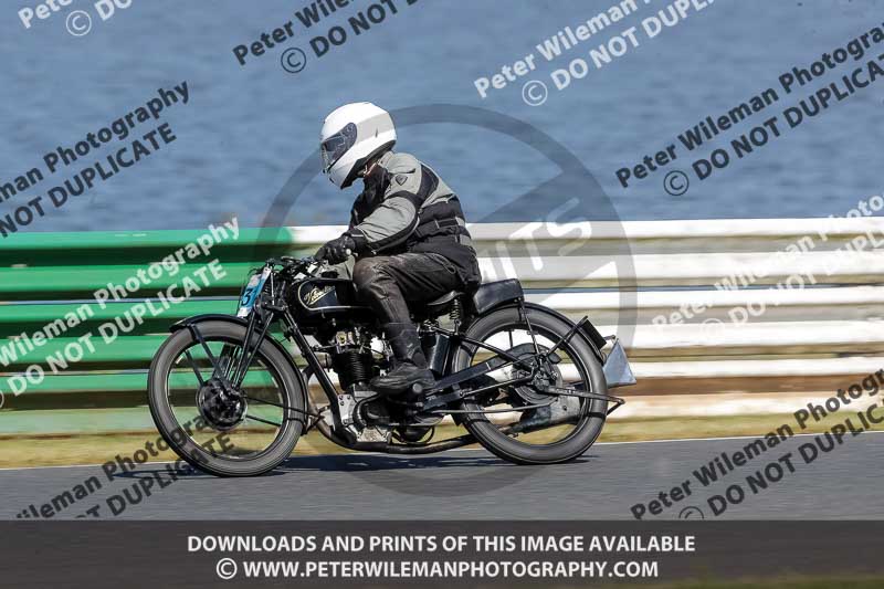 Vintage motorcycle club;eventdigitalimages;mallory park;mallory park trackday photographs;no limits trackdays;peter wileman photography;trackday digital images;trackday photos;vmcc festival 1000 bikes photographs