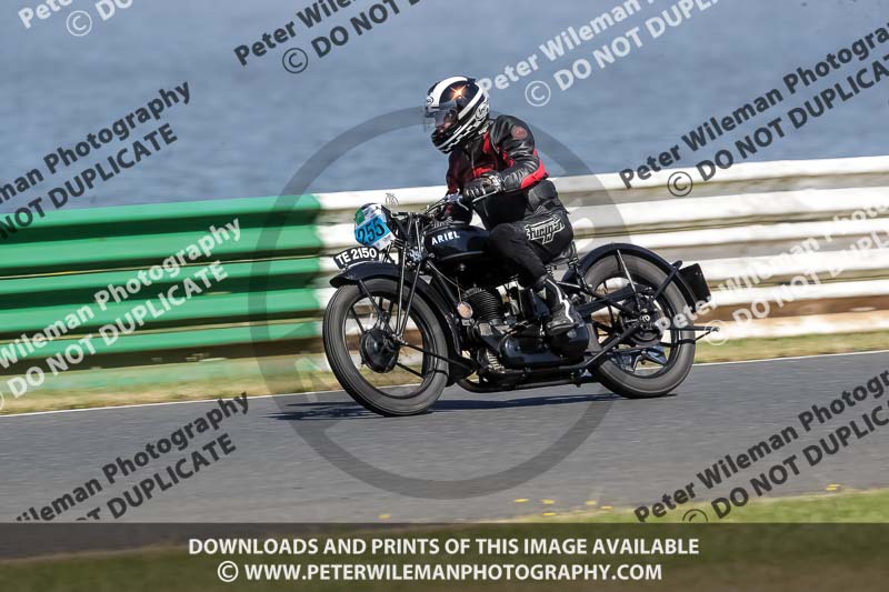Vintage motorcycle club;eventdigitalimages;mallory park;mallory park trackday photographs;no limits trackdays;peter wileman photography;trackday digital images;trackday photos;vmcc festival 1000 bikes photographs
