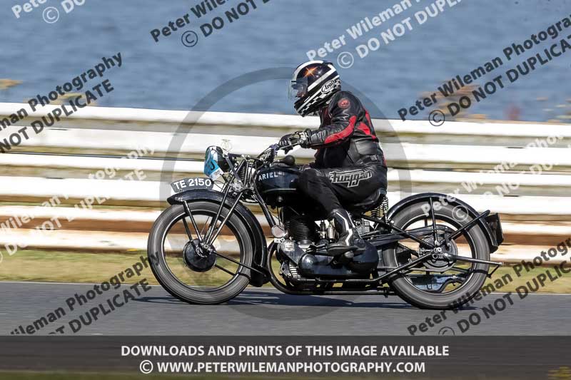 Vintage motorcycle club;eventdigitalimages;mallory park;mallory park trackday photographs;no limits trackdays;peter wileman photography;trackday digital images;trackday photos;vmcc festival 1000 bikes photographs