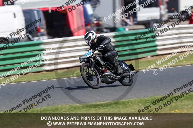 Vintage motorcycle club;eventdigitalimages;mallory park;mallory park trackday photographs;no limits trackdays;peter wileman photography;trackday digital images;trackday photos;vmcc festival 1000 bikes photographs