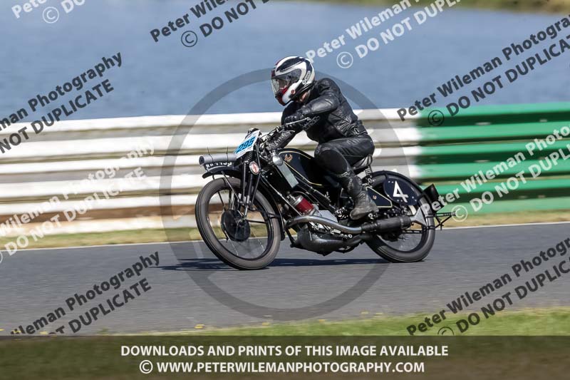 Vintage motorcycle club;eventdigitalimages;mallory park;mallory park trackday photographs;no limits trackdays;peter wileman photography;trackday digital images;trackday photos;vmcc festival 1000 bikes photographs