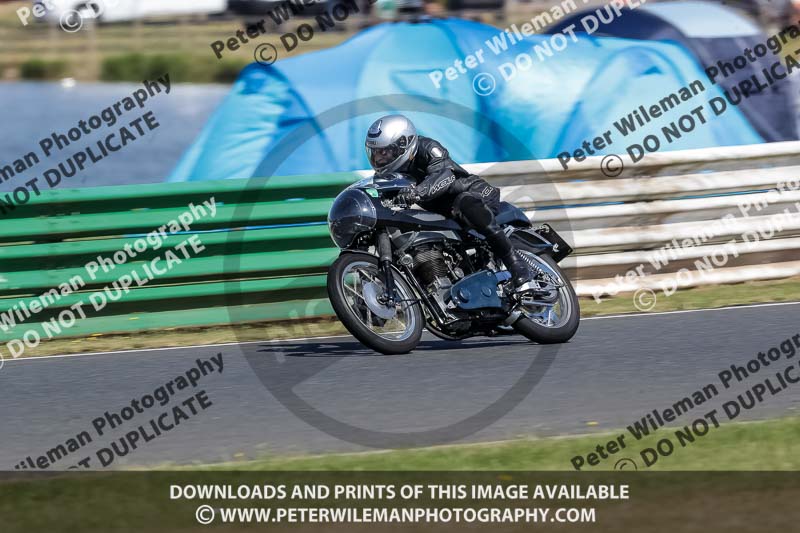 Vintage motorcycle club;eventdigitalimages;mallory park;mallory park trackday photographs;no limits trackdays;peter wileman photography;trackday digital images;trackday photos;vmcc festival 1000 bikes photographs