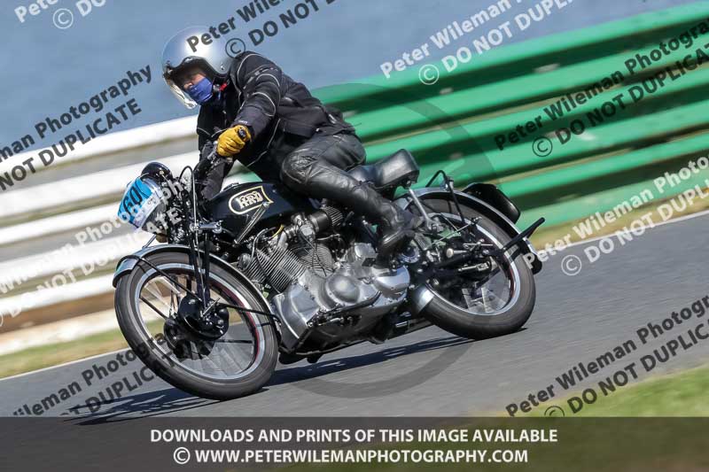 Vintage motorcycle club;eventdigitalimages;mallory park;mallory park trackday photographs;no limits trackdays;peter wileman photography;trackday digital images;trackday photos;vmcc festival 1000 bikes photographs