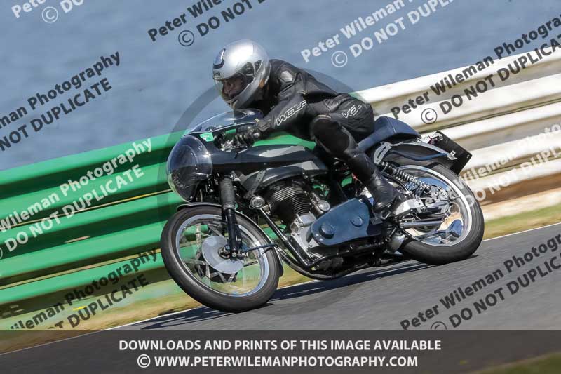 Vintage motorcycle club;eventdigitalimages;mallory park;mallory park trackday photographs;no limits trackdays;peter wileman photography;trackday digital images;trackday photos;vmcc festival 1000 bikes photographs