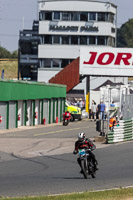 Vintage-motorcycle-club;eventdigitalimages;mallory-park;mallory-park-trackday-photographs;no-limits-trackdays;peter-wileman-photography;trackday-digital-images;trackday-photos;vmcc-festival-1000-bikes-photographs
