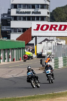 Vintage-motorcycle-club;eventdigitalimages;mallory-park;mallory-park-trackday-photographs;no-limits-trackdays;peter-wileman-photography;trackday-digital-images;trackday-photos;vmcc-festival-1000-bikes-photographs