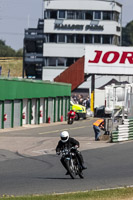 Vintage-motorcycle-club;eventdigitalimages;mallory-park;mallory-park-trackday-photographs;no-limits-trackdays;peter-wileman-photography;trackday-digital-images;trackday-photos;vmcc-festival-1000-bikes-photographs