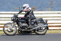 Vintage-motorcycle-club;eventdigitalimages;mallory-park;mallory-park-trackday-photographs;no-limits-trackdays;peter-wileman-photography;trackday-digital-images;trackday-photos;vmcc-festival-1000-bikes-photographs