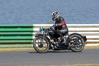 Vintage-motorcycle-club;eventdigitalimages;mallory-park;mallory-park-trackday-photographs;no-limits-trackdays;peter-wileman-photography;trackday-digital-images;trackday-photos;vmcc-festival-1000-bikes-photographs