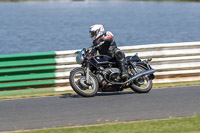 Vintage-motorcycle-club;eventdigitalimages;mallory-park;mallory-park-trackday-photographs;no-limits-trackdays;peter-wileman-photography;trackday-digital-images;trackday-photos;vmcc-festival-1000-bikes-photographs