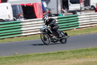 Vintage-motorcycle-club;eventdigitalimages;mallory-park;mallory-park-trackday-photographs;no-limits-trackdays;peter-wileman-photography;trackday-digital-images;trackday-photos;vmcc-festival-1000-bikes-photographs