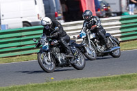 Vintage-motorcycle-club;eventdigitalimages;mallory-park;mallory-park-trackday-photographs;no-limits-trackdays;peter-wileman-photography;trackday-digital-images;trackday-photos;vmcc-festival-1000-bikes-photographs