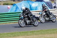 Vintage-motorcycle-club;eventdigitalimages;mallory-park;mallory-park-trackday-photographs;no-limits-trackdays;peter-wileman-photography;trackday-digital-images;trackday-photos;vmcc-festival-1000-bikes-photographs