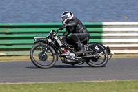 Vintage-motorcycle-club;eventdigitalimages;mallory-park;mallory-park-trackday-photographs;no-limits-trackdays;peter-wileman-photography;trackday-digital-images;trackday-photos;vmcc-festival-1000-bikes-photographs