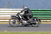 Vintage-motorcycle-club;eventdigitalimages;mallory-park;mallory-park-trackday-photographs;no-limits-trackdays;peter-wileman-photography;trackday-digital-images;trackday-photos;vmcc-festival-1000-bikes-photographs