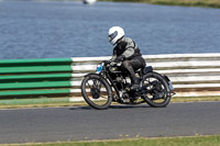Vintage-motorcycle-club;eventdigitalimages;mallory-park;mallory-park-trackday-photographs;no-limits-trackdays;peter-wileman-photography;trackday-digital-images;trackday-photos;vmcc-festival-1000-bikes-photographs