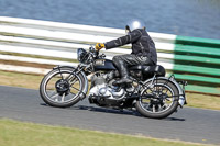 Vintage-motorcycle-club;eventdigitalimages;mallory-park;mallory-park-trackday-photographs;no-limits-trackdays;peter-wileman-photography;trackday-digital-images;trackday-photos;vmcc-festival-1000-bikes-photographs