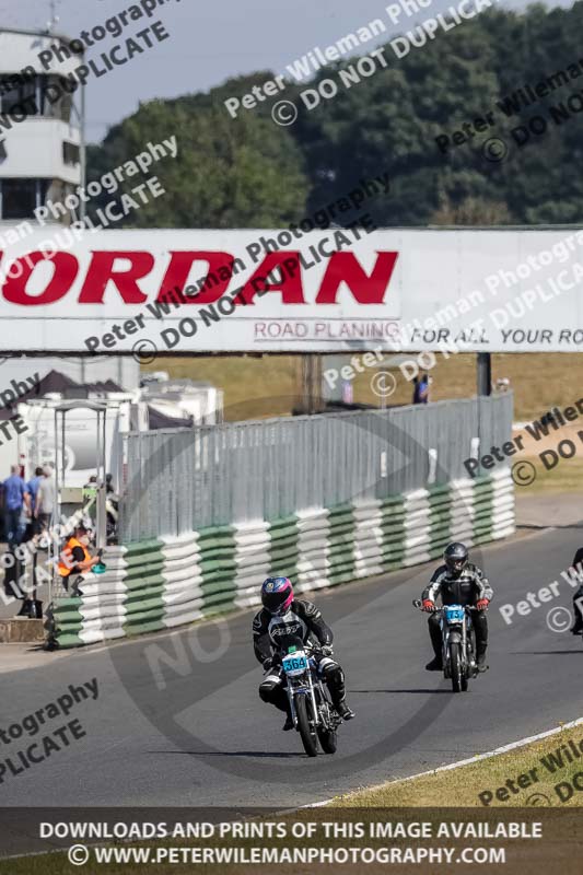 Vintage motorcycle club;eventdigitalimages;mallory park;mallory park trackday photographs;no limits trackdays;peter wileman photography;trackday digital images;trackday photos;vmcc festival 1000 bikes photographs