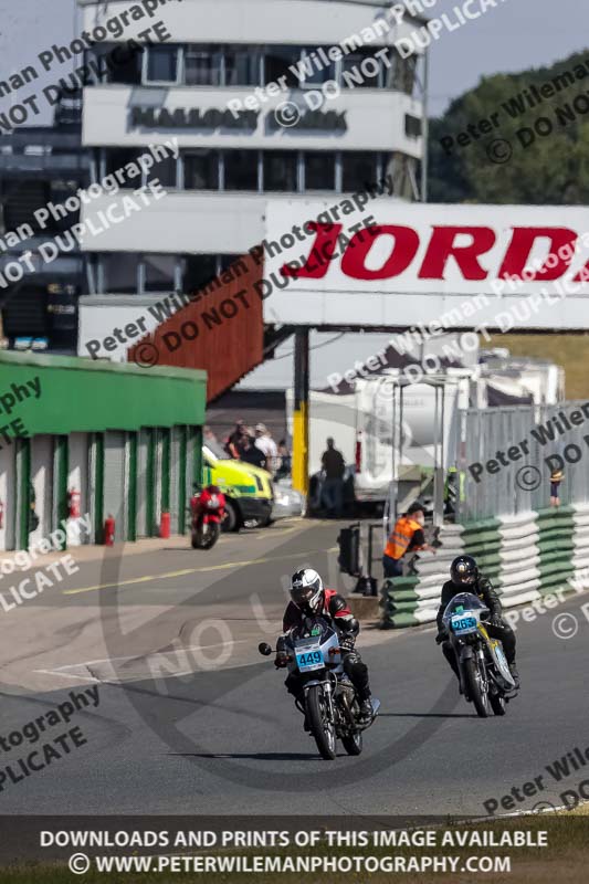 Vintage motorcycle club;eventdigitalimages;mallory park;mallory park trackday photographs;no limits trackdays;peter wileman photography;trackday digital images;trackday photos;vmcc festival 1000 bikes photographs