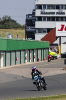 Vintage-motorcycle-club;eventdigitalimages;mallory-park;mallory-park-trackday-photographs;no-limits-trackdays;peter-wileman-photography;trackday-digital-images;trackday-photos;vmcc-festival-1000-bikes-photographs