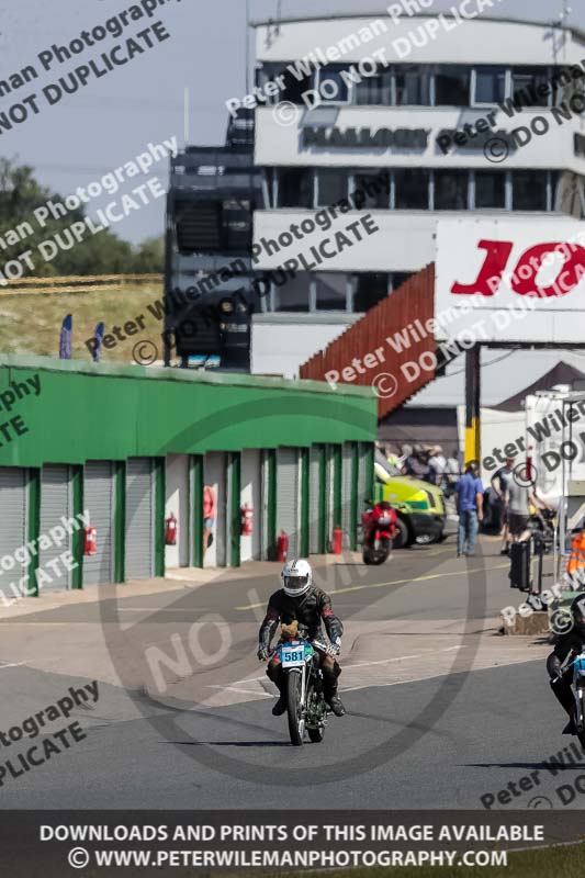 Vintage motorcycle club;eventdigitalimages;mallory park;mallory park trackday photographs;no limits trackdays;peter wileman photography;trackday digital images;trackday photos;vmcc festival 1000 bikes photographs