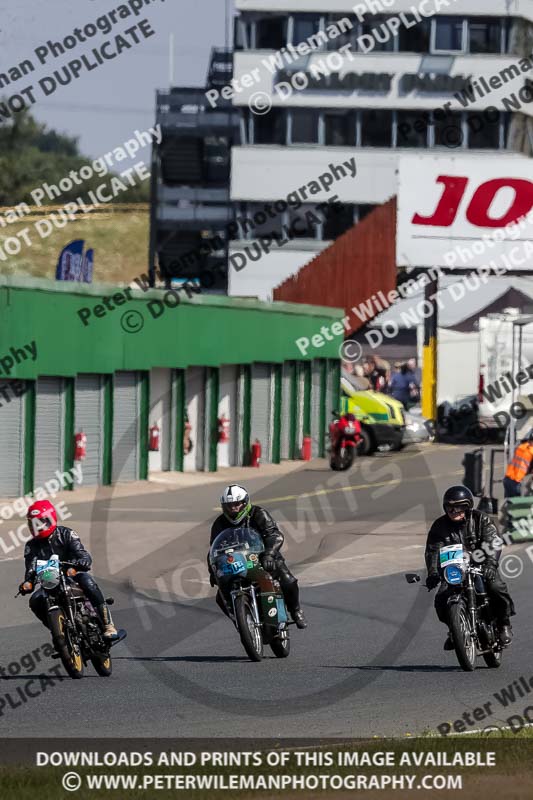 Vintage motorcycle club;eventdigitalimages;mallory park;mallory park trackday photographs;no limits trackdays;peter wileman photography;trackday digital images;trackday photos;vmcc festival 1000 bikes photographs