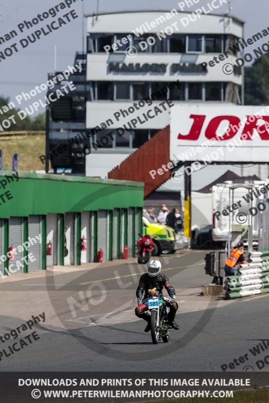 Vintage motorcycle club;eventdigitalimages;mallory park;mallory park trackday photographs;no limits trackdays;peter wileman photography;trackday digital images;trackday photos;vmcc festival 1000 bikes photographs