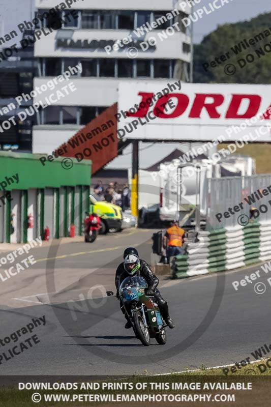 Vintage motorcycle club;eventdigitalimages;mallory park;mallory park trackday photographs;no limits trackdays;peter wileman photography;trackday digital images;trackday photos;vmcc festival 1000 bikes photographs