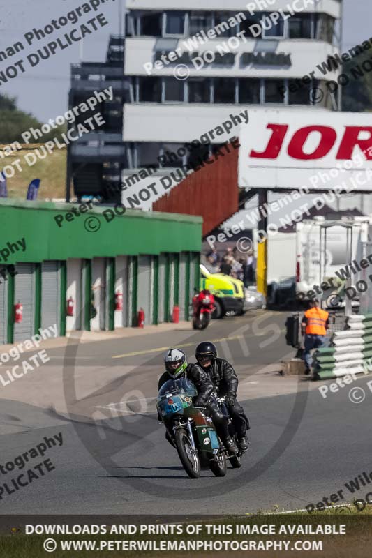Vintage motorcycle club;eventdigitalimages;mallory park;mallory park trackday photographs;no limits trackdays;peter wileman photography;trackday digital images;trackday photos;vmcc festival 1000 bikes photographs