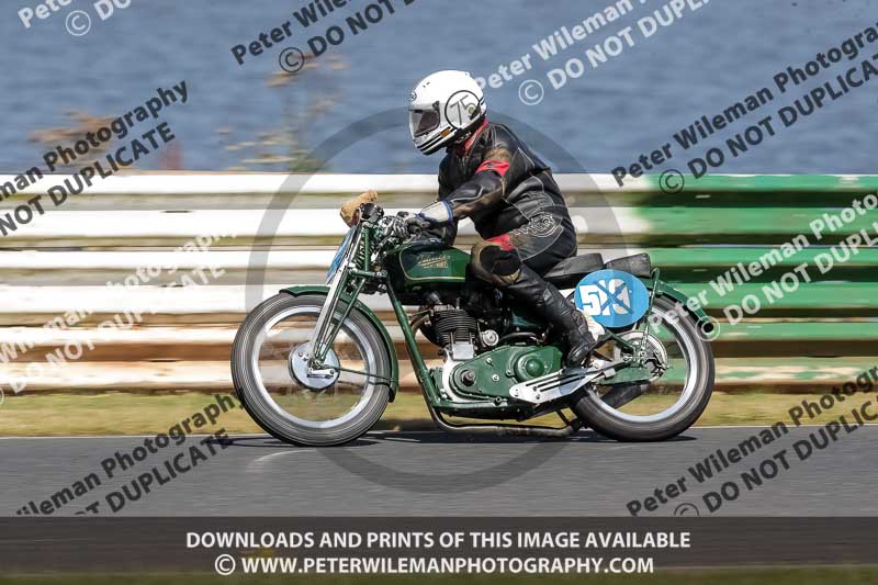 Vintage motorcycle club;eventdigitalimages;mallory park;mallory park trackday photographs;no limits trackdays;peter wileman photography;trackday digital images;trackday photos;vmcc festival 1000 bikes photographs