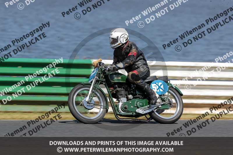 Vintage motorcycle club;eventdigitalimages;mallory park;mallory park trackday photographs;no limits trackdays;peter wileman photography;trackday digital images;trackday photos;vmcc festival 1000 bikes photographs