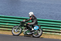 Vintage-motorcycle-club;eventdigitalimages;mallory-park;mallory-park-trackday-photographs;no-limits-trackdays;peter-wileman-photography;trackday-digital-images;trackday-photos;vmcc-festival-1000-bikes-photographs