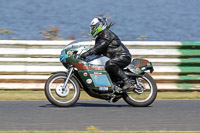 Vintage-motorcycle-club;eventdigitalimages;mallory-park;mallory-park-trackday-photographs;no-limits-trackdays;peter-wileman-photography;trackday-digital-images;trackday-photos;vmcc-festival-1000-bikes-photographs
