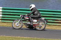 Vintage-motorcycle-club;eventdigitalimages;mallory-park;mallory-park-trackday-photographs;no-limits-trackdays;peter-wileman-photography;trackday-digital-images;trackday-photos;vmcc-festival-1000-bikes-photographs
