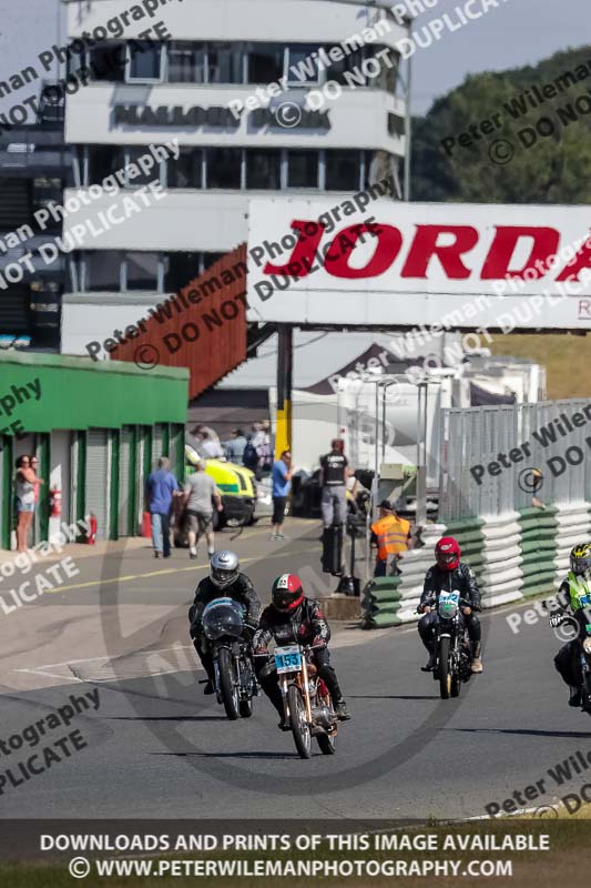 Vintage motorcycle club;eventdigitalimages;mallory park;mallory park trackday photographs;no limits trackdays;peter wileman photography;trackday digital images;trackday photos;vmcc festival 1000 bikes photographs