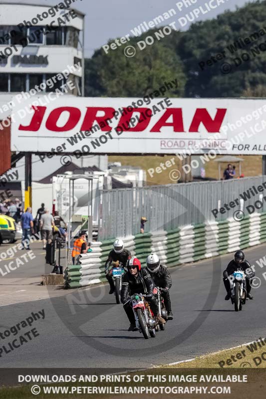 Vintage motorcycle club;eventdigitalimages;mallory park;mallory park trackday photographs;no limits trackdays;peter wileman photography;trackday digital images;trackday photos;vmcc festival 1000 bikes photographs
