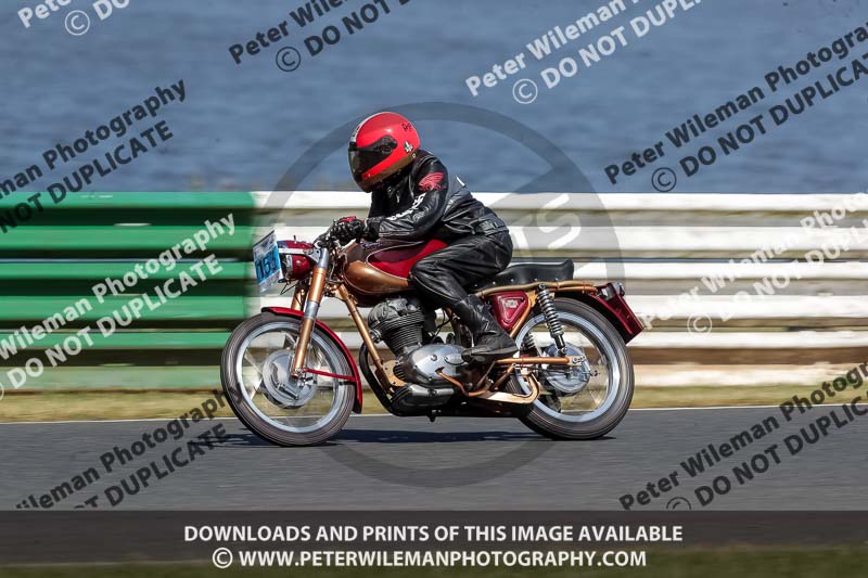 Vintage motorcycle club;eventdigitalimages;mallory park;mallory park trackday photographs;no limits trackdays;peter wileman photography;trackday digital images;trackday photos;vmcc festival 1000 bikes photographs