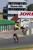 Vintage-motorcycle-club;eventdigitalimages;mallory-park;mallory-park-trackday-photographs;no-limits-trackdays;peter-wileman-photography;trackday-digital-images;trackday-photos;vmcc-festival-1000-bikes-photographs