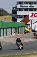 Vintage-motorcycle-club;eventdigitalimages;mallory-park;mallory-park-trackday-photographs;no-limits-trackdays;peter-wileman-photography;trackday-digital-images;trackday-photos;vmcc-festival-1000-bikes-photographs