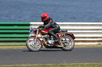 Vintage-motorcycle-club;eventdigitalimages;mallory-park;mallory-park-trackday-photographs;no-limits-trackdays;peter-wileman-photography;trackday-digital-images;trackday-photos;vmcc-festival-1000-bikes-photographs