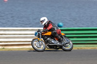 Vintage-motorcycle-club;eventdigitalimages;mallory-park;mallory-park-trackday-photographs;no-limits-trackdays;peter-wileman-photography;trackday-digital-images;trackday-photos;vmcc-festival-1000-bikes-photographs
