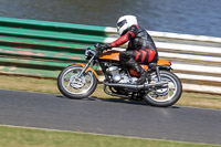 Vintage-motorcycle-club;eventdigitalimages;mallory-park;mallory-park-trackday-photographs;no-limits-trackdays;peter-wileman-photography;trackday-digital-images;trackday-photos;vmcc-festival-1000-bikes-photographs