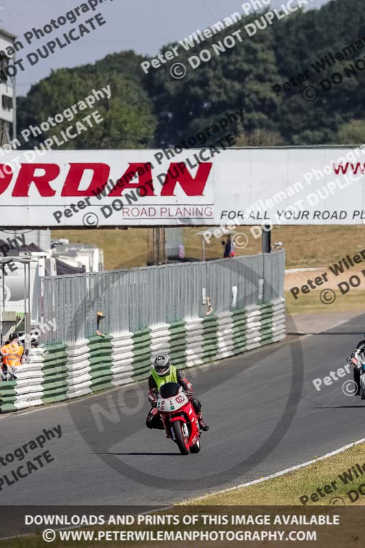 Vintage motorcycle club;eventdigitalimages;mallory park;mallory park trackday photographs;no limits trackdays;peter wileman photography;trackday digital images;trackday photos;vmcc festival 1000 bikes photographs