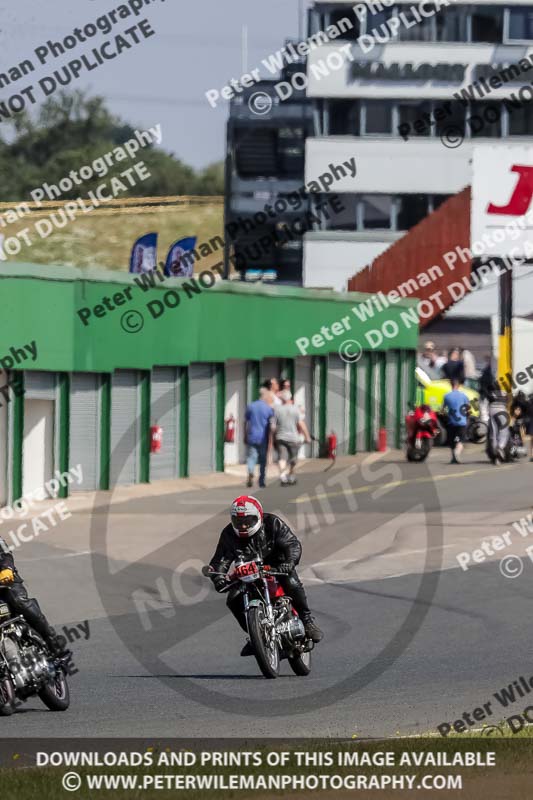 Vintage motorcycle club;eventdigitalimages;mallory park;mallory park trackday photographs;no limits trackdays;peter wileman photography;trackday digital images;trackday photos;vmcc festival 1000 bikes photographs