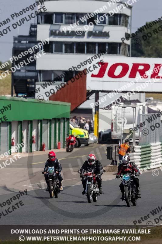 Vintage motorcycle club;eventdigitalimages;mallory park;mallory park trackday photographs;no limits trackdays;peter wileman photography;trackday digital images;trackday photos;vmcc festival 1000 bikes photographs