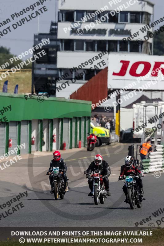 Vintage motorcycle club;eventdigitalimages;mallory park;mallory park trackday photographs;no limits trackdays;peter wileman photography;trackday digital images;trackday photos;vmcc festival 1000 bikes photographs