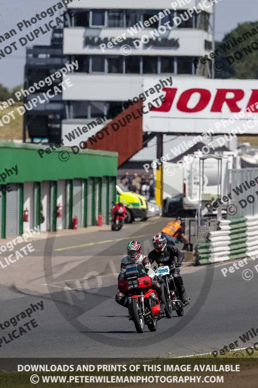 Vintage motorcycle club;eventdigitalimages;mallory park;mallory park trackday photographs;no limits trackdays;peter wileman photography;trackday digital images;trackday photos;vmcc festival 1000 bikes photographs