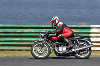 Vintage-motorcycle-club;eventdigitalimages;mallory-park;mallory-park-trackday-photographs;no-limits-trackdays;peter-wileman-photography;trackday-digital-images;trackday-photos;vmcc-festival-1000-bikes-photographs