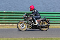 Vintage-motorcycle-club;eventdigitalimages;mallory-park;mallory-park-trackday-photographs;no-limits-trackdays;peter-wileman-photography;trackday-digital-images;trackday-photos;vmcc-festival-1000-bikes-photographs