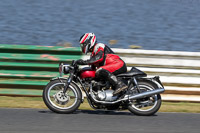 Vintage-motorcycle-club;eventdigitalimages;mallory-park;mallory-park-trackday-photographs;no-limits-trackdays;peter-wileman-photography;trackday-digital-images;trackday-photos;vmcc-festival-1000-bikes-photographs